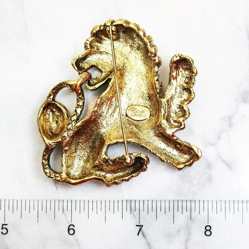 Regal Quilted Lion Brooch from the Classics Collection by Joan Rivers - Picture 15 of 16